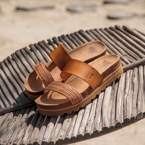 NWT Reef Tan Slide Sandals with Braided Strap